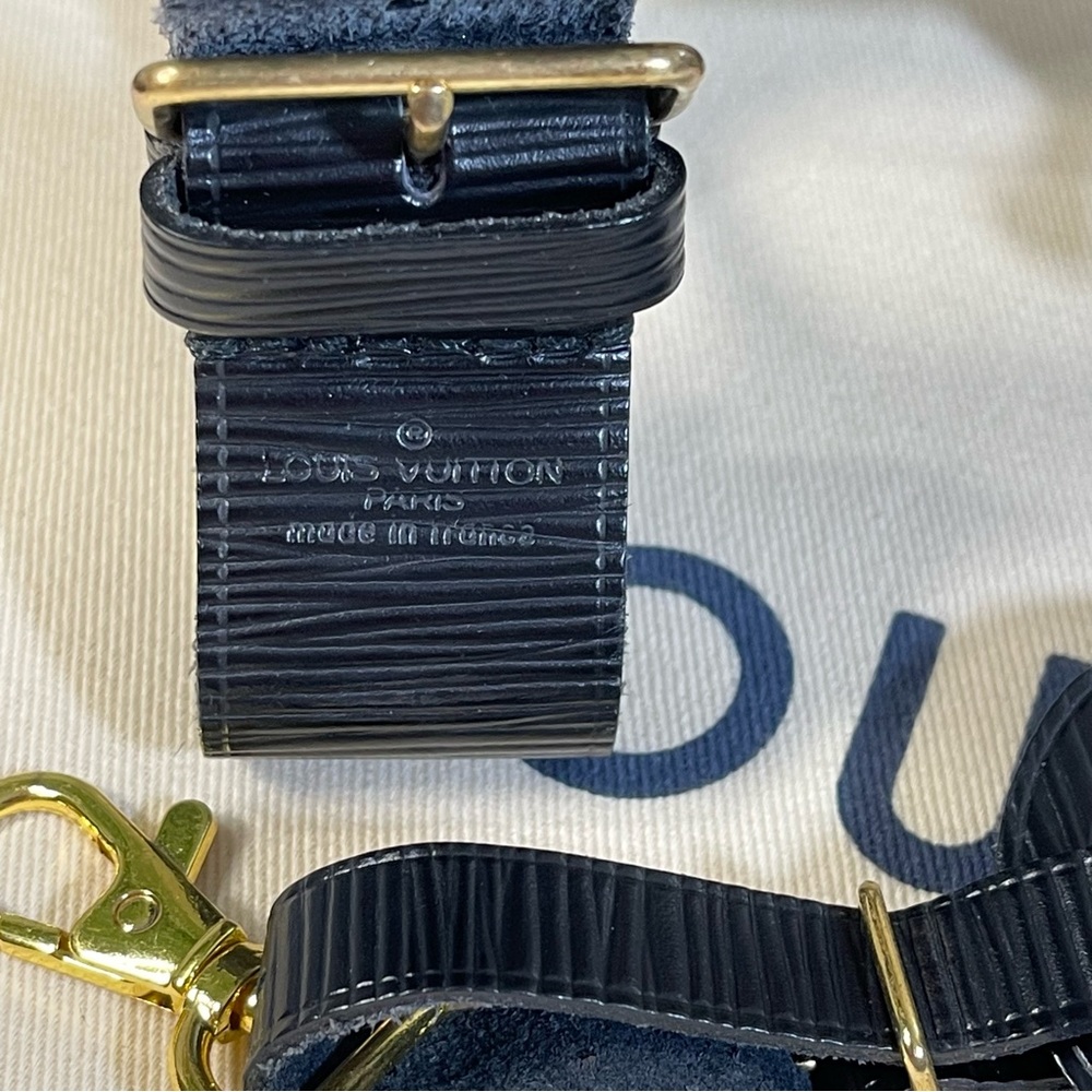 Louis Vuitton Luggage Tag & Poignet Set, Black Epi - Picture 4 of 16